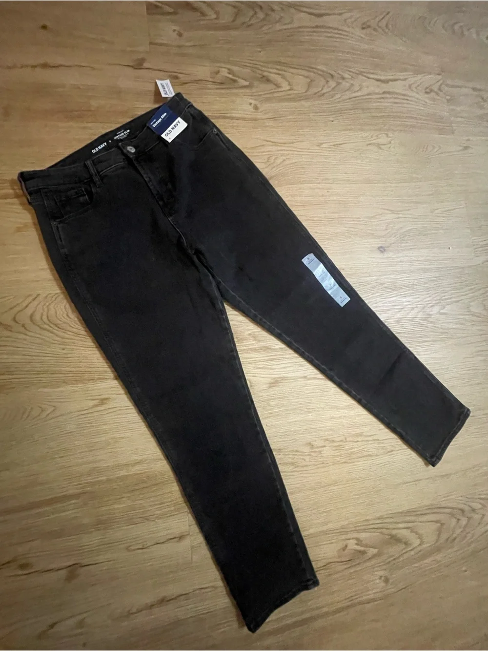 NEW WITH TAGS Old Navy Black Women’s Vintage Slim Jeans
